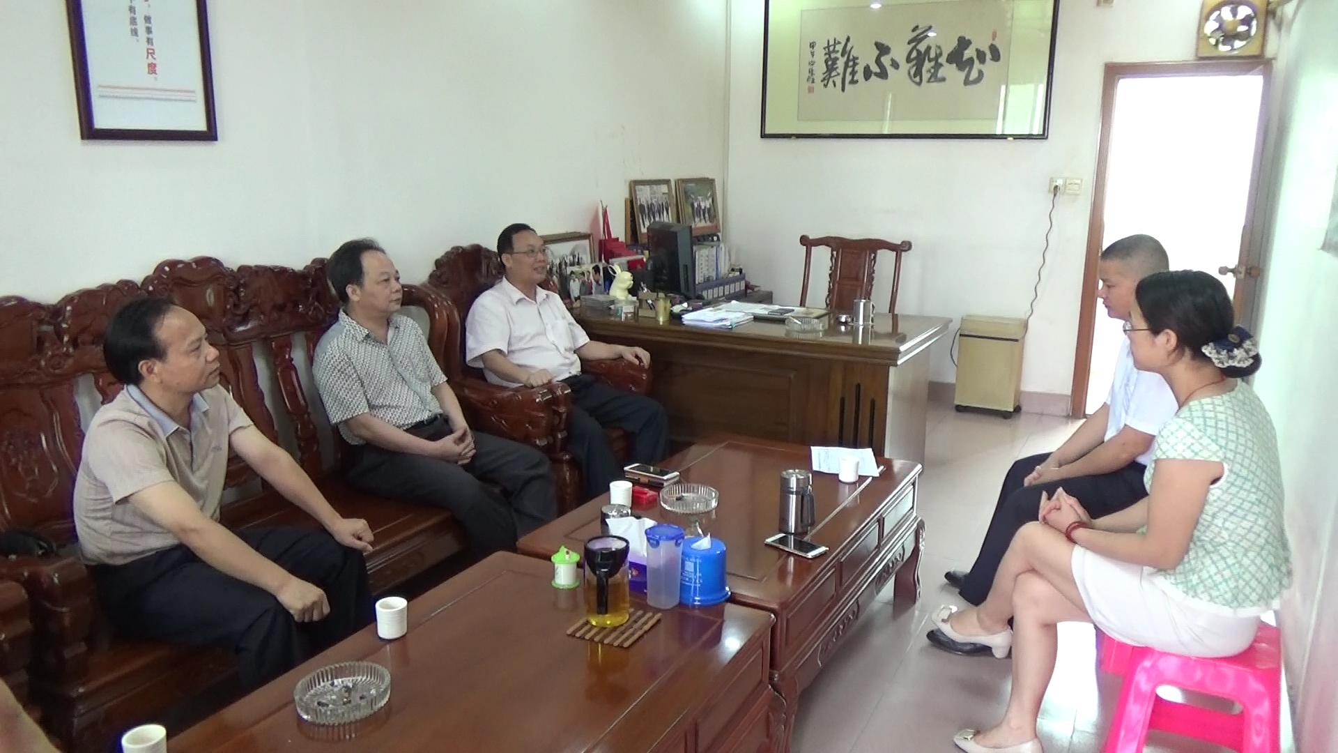罗定市永盛公司总经理李光天到榃滨镇调研指导新时期