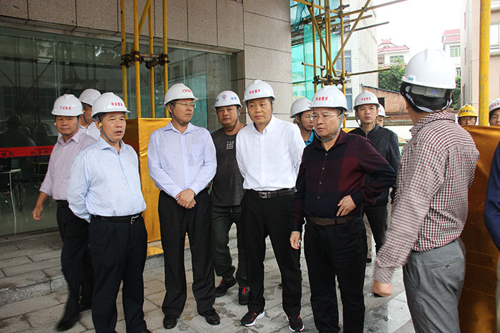 钟汉谋到我市调研农村生活垃圾示范县推进工作和安全生产工作