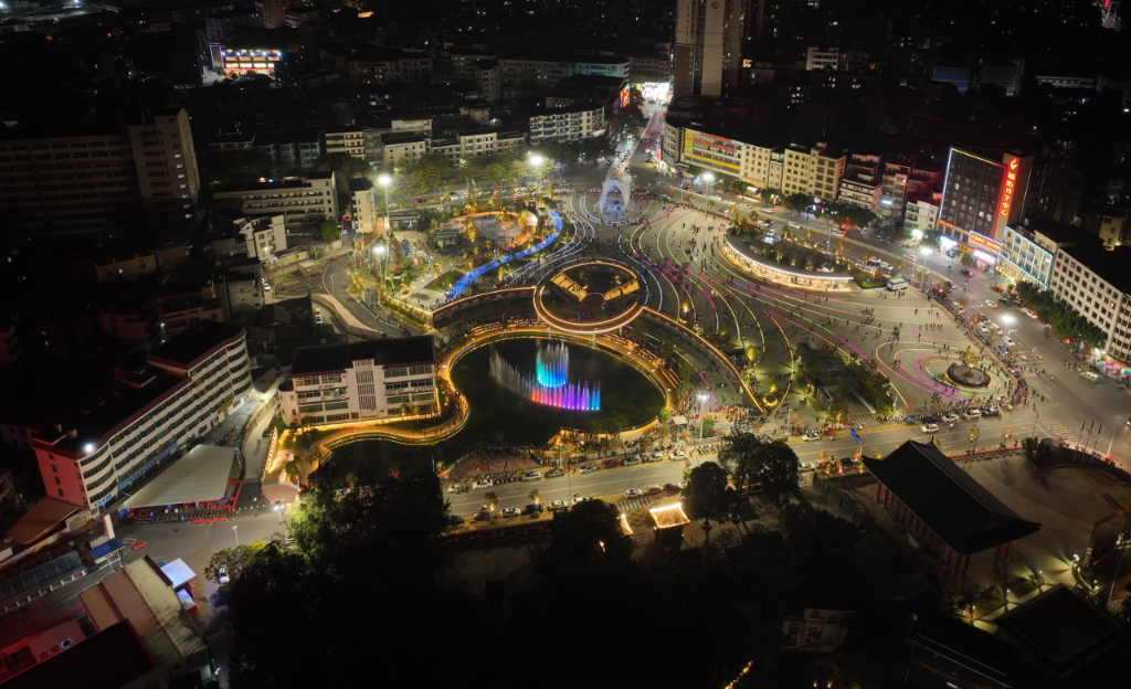 新年新气象!罗定市人民广场音乐喷泉,水幕投影正式开放-罗定市人民政