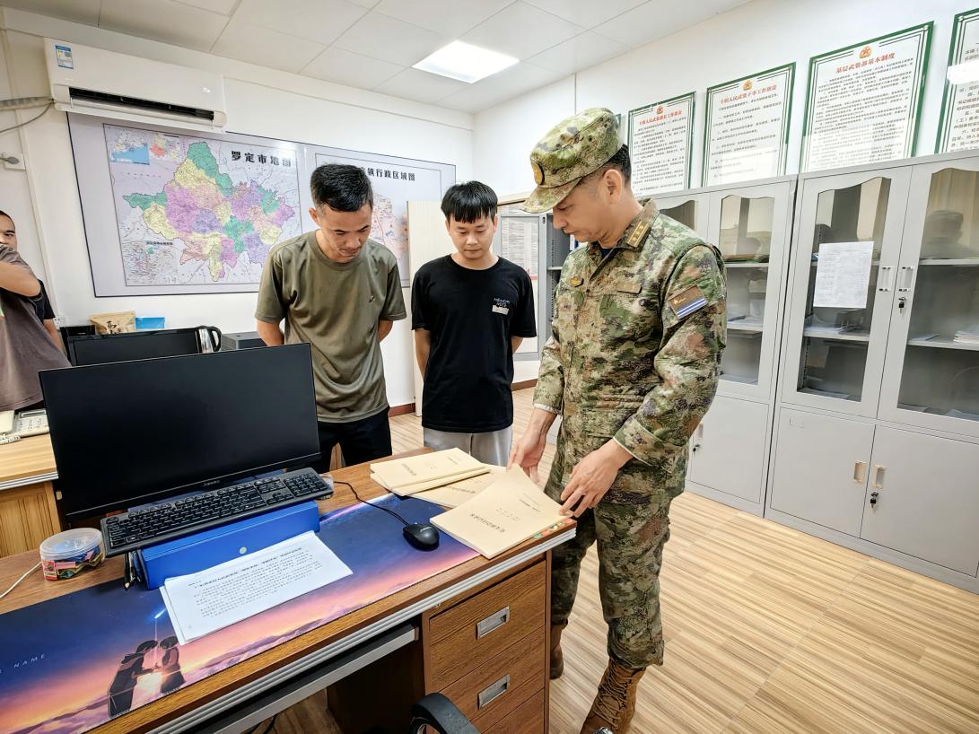 李波到围底镇检查督导基层武装部规范化建设星级评定工作